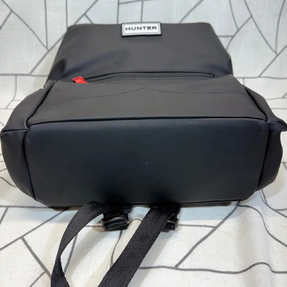 Hunter Original Topclip Backpack NWT One Size Black Rubberized Water Resistant‎
